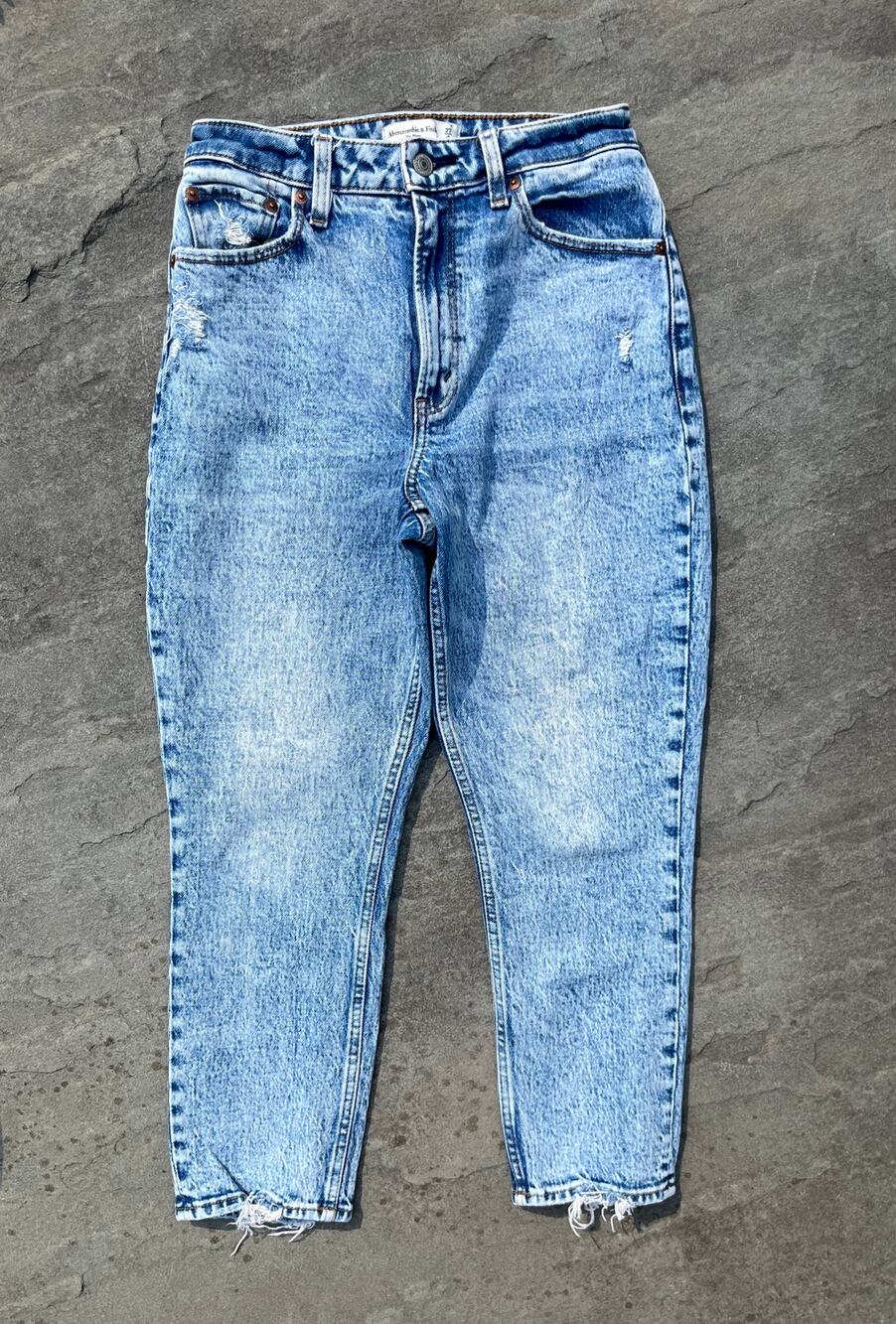 Abercrombie & Fitch Curve Love High Rise Mom Jeans Distressed Acid Wash Size 27
